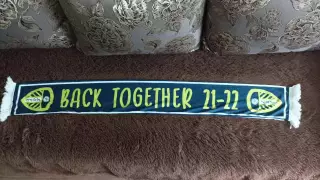 Шарф Лидс Юнайтед Англия 2021-2022