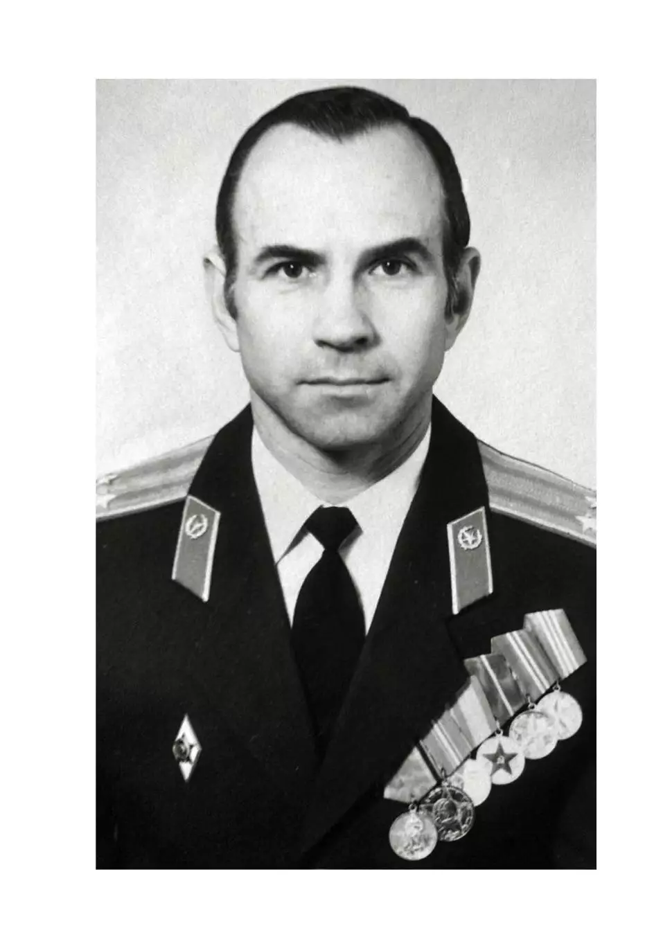 Алёшин П.Н. Дмитрий Багрич. 15 лет на страже армейских рубежей и традиций 380 ст 1