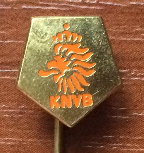 Значок Федерация футбола Нидерланды официальная продукция от федерации 1