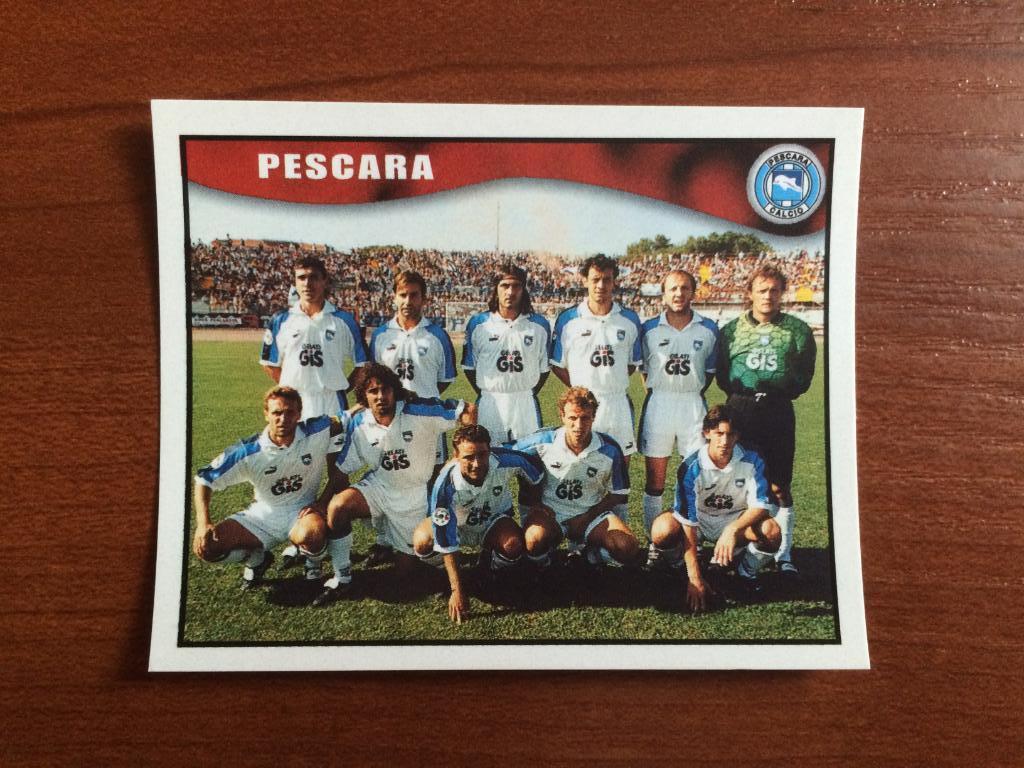 Наклейка MERLIN Итальянский Футбол 1997-1998 Pescara team № 506