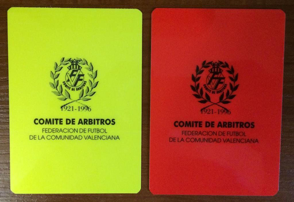 Официальные карты футбольных арбитров желтая и красная цена за комплект 2 штуки