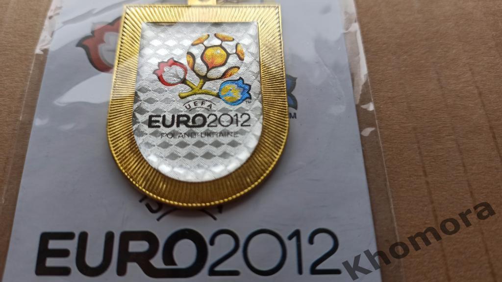 ЕURО-2012 с эмблемой ЧЕ по футболу - брелок сувенирный (металл, кольцо+ цепочка) 1