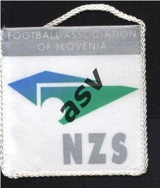 Вымпел Федерация Футбола Словения (официальный)