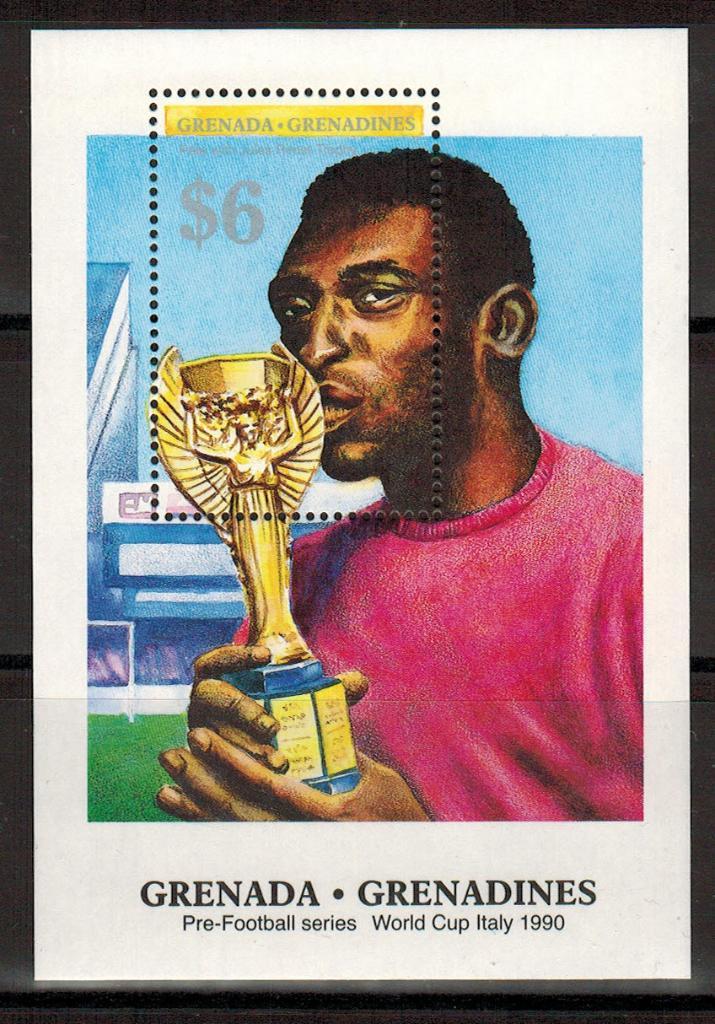 Блок Гренада-Гренадины 1990 ЧМ по футболу в Италии Пеле с кубком MNH** Mi=5,50€