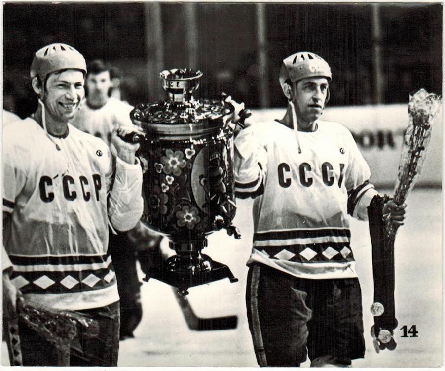 Набор фото Сборная СССР по хоккею 18 штук (Планета 1980) Автограф Б.Михайлова 4