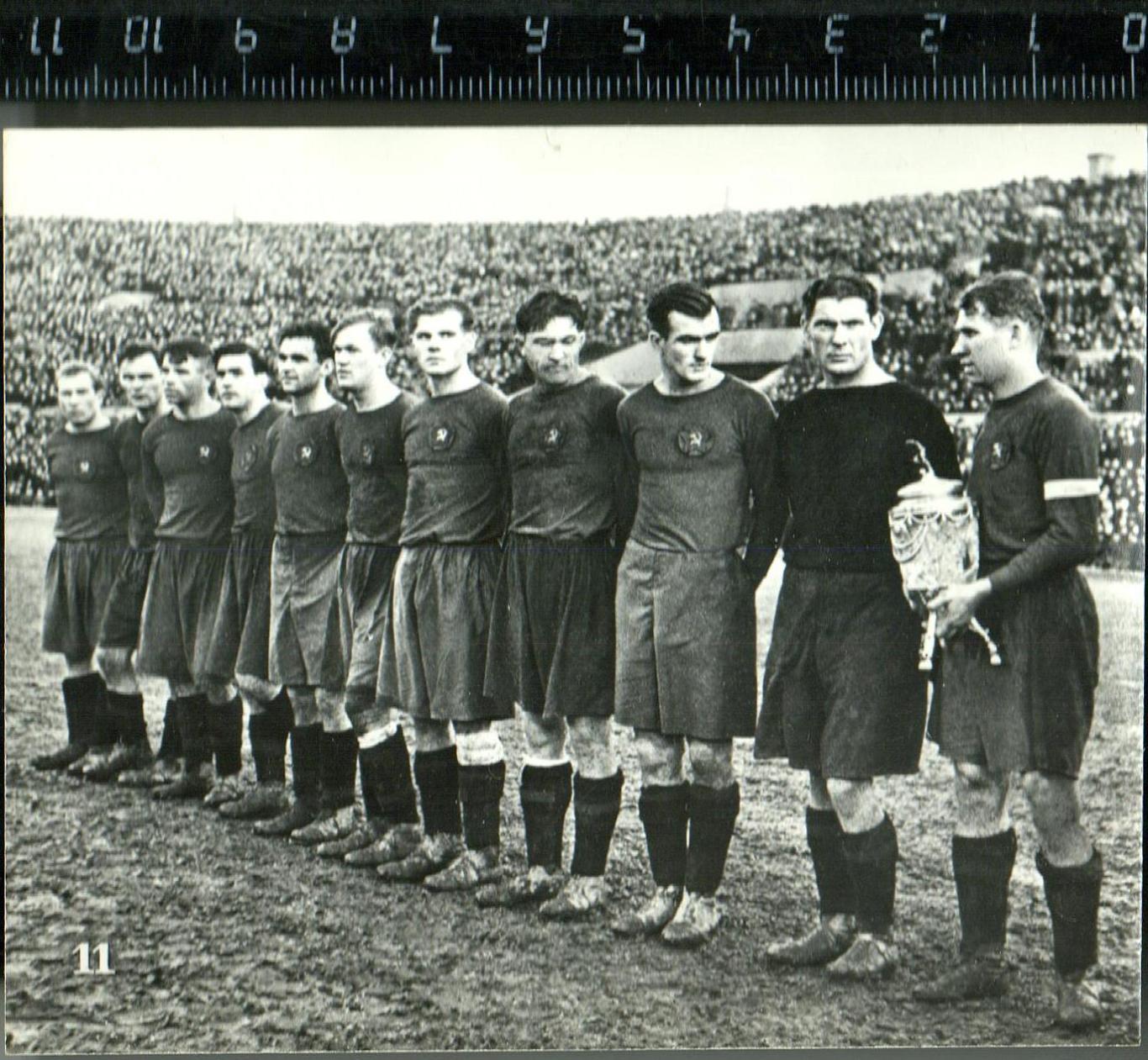 ЦДКА — чемпион СССР-1948 Открытка из серии Странички истории советского футбола