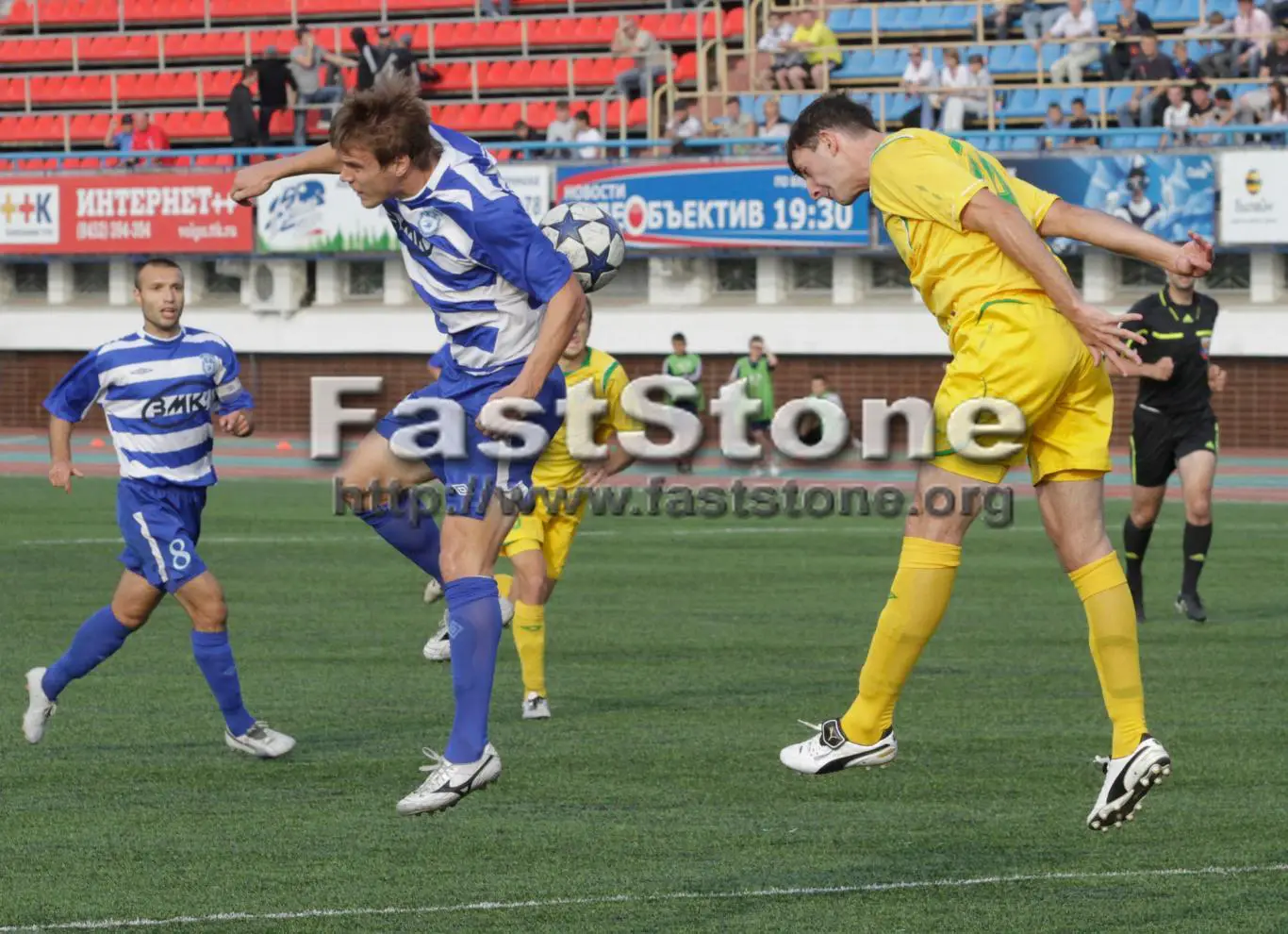 Сокол Саратов – Подолье Подольский район 04.09.2011 (3:0) Фото 1