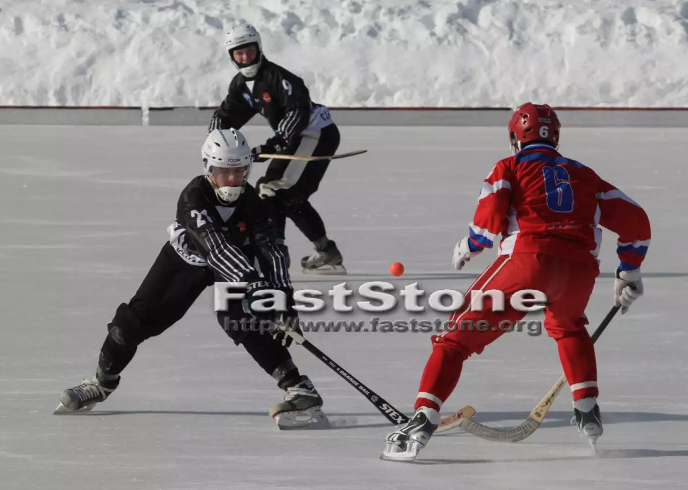 Хоккей с мячом Универсал Саратов – Локомотив Оренбург 18–19.02.2012 Фото 3