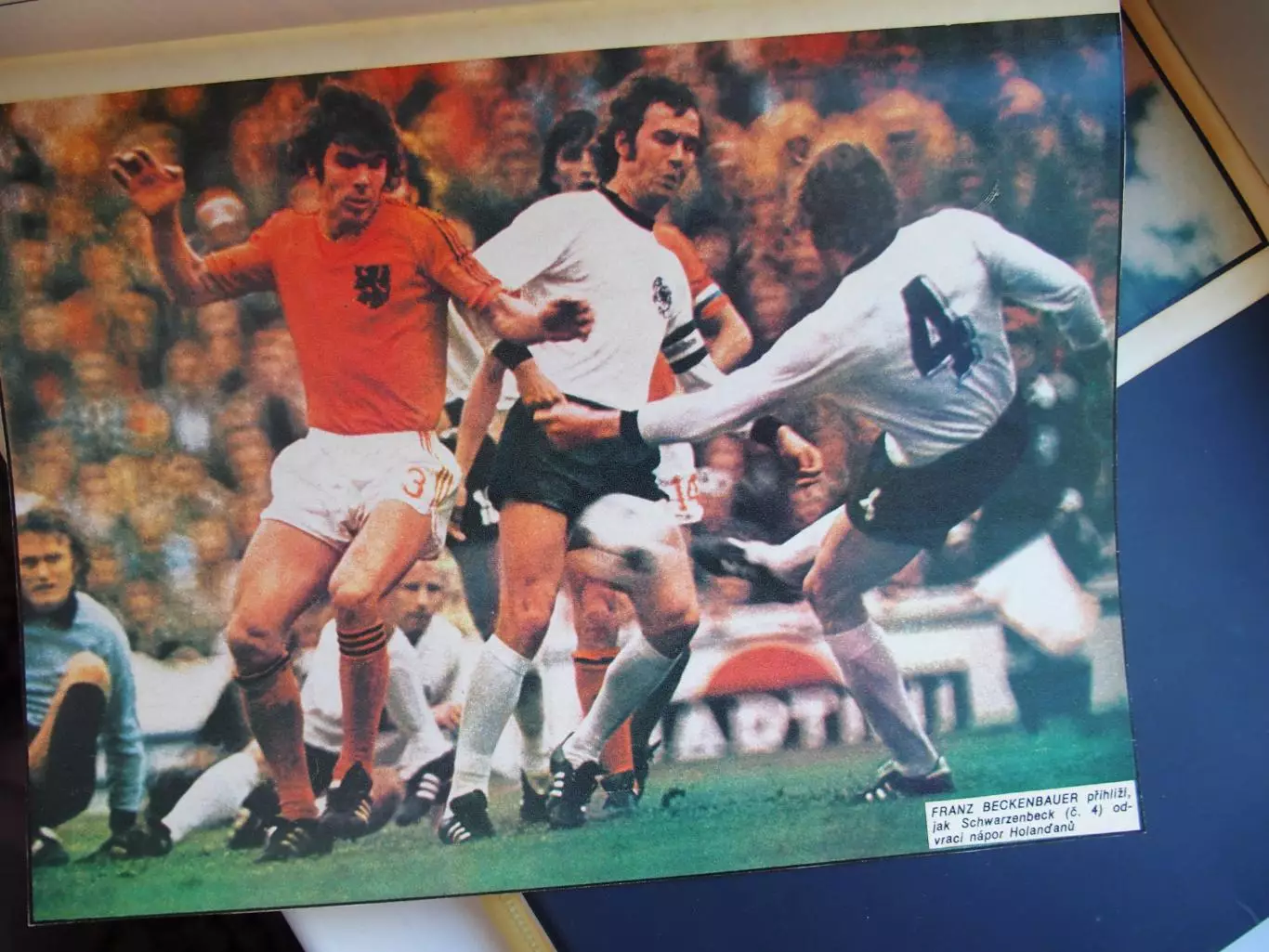 Ф. Беккенбауер (Бавария, сб. ФРГ). Ж-л Стадион (Старт?). Наклеено на картон. 1