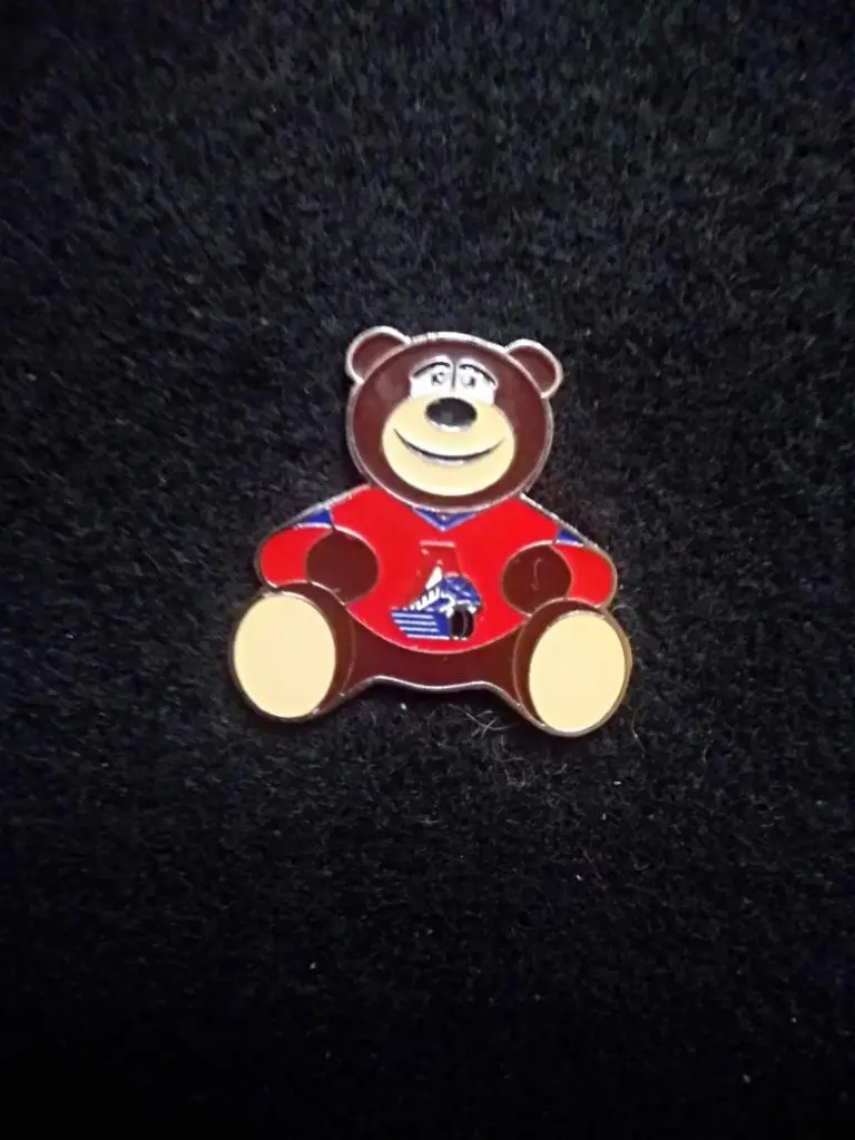 Локомотив Ярославль. Маскот. Медведь. Красный.