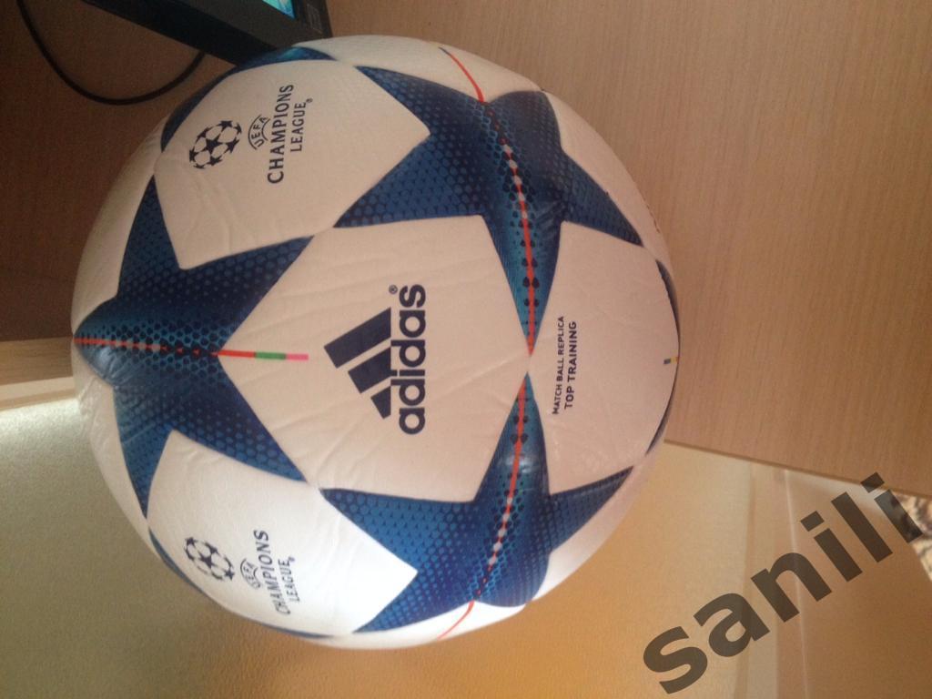 Оригинальный мяч Лиги Чемпионов 2015-2016 с автографом Тиаго (ПСЖ-Бразилия) 1