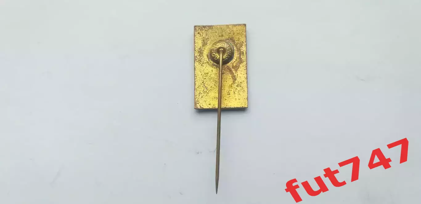 старый тяжелый знак советского периода 2