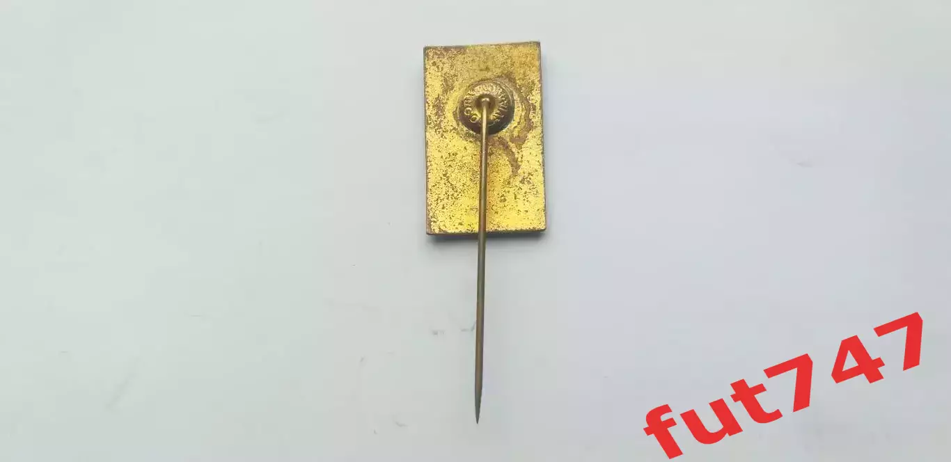 старый тяжелый знак советского периода 3