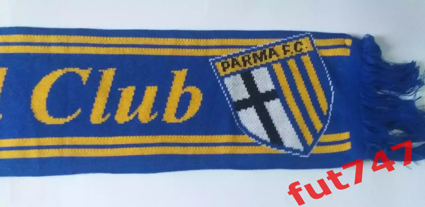 шарф из коллекции..... ФК Парма.....оригинал.....изготовлен в Италии 2