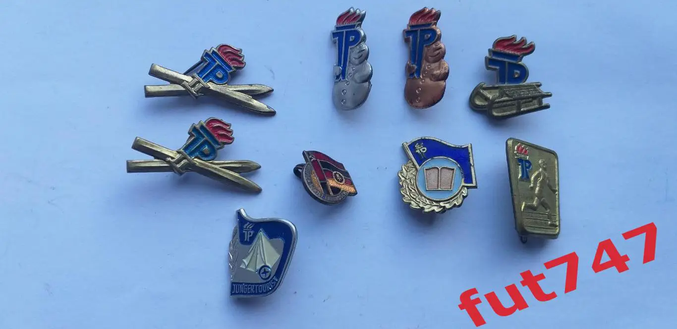 знаки ГДР : пионерский ТР санки .....ТР Sommersport ( летние виды спорта) и др. 1