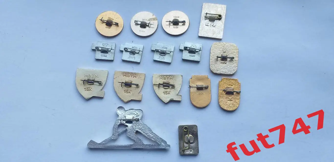 Хоккей СССР....знак спортивный крупный хоккеист цветной и др. 4