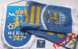 ФК Псков -747 ....оригинал...шарф вымпел и знак