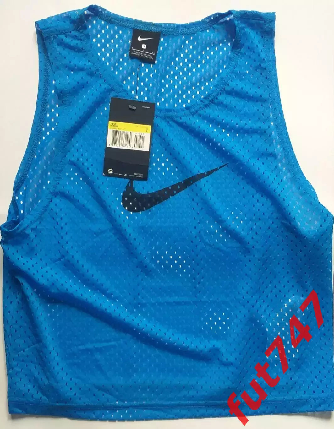 тренировочный футбольный жилет Nike оригинальные детские....5 шт. новые....