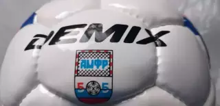 Мяч футзальный Demix.... новый ....