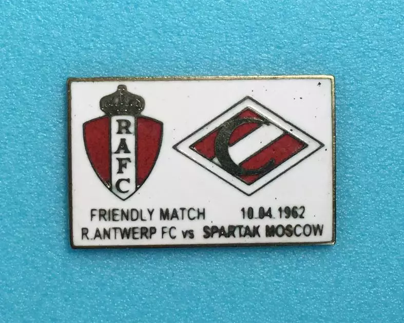 Значок ФК Спартак М - Ройал Антверп ФК (Антверпен, Бельгия). Редкий!