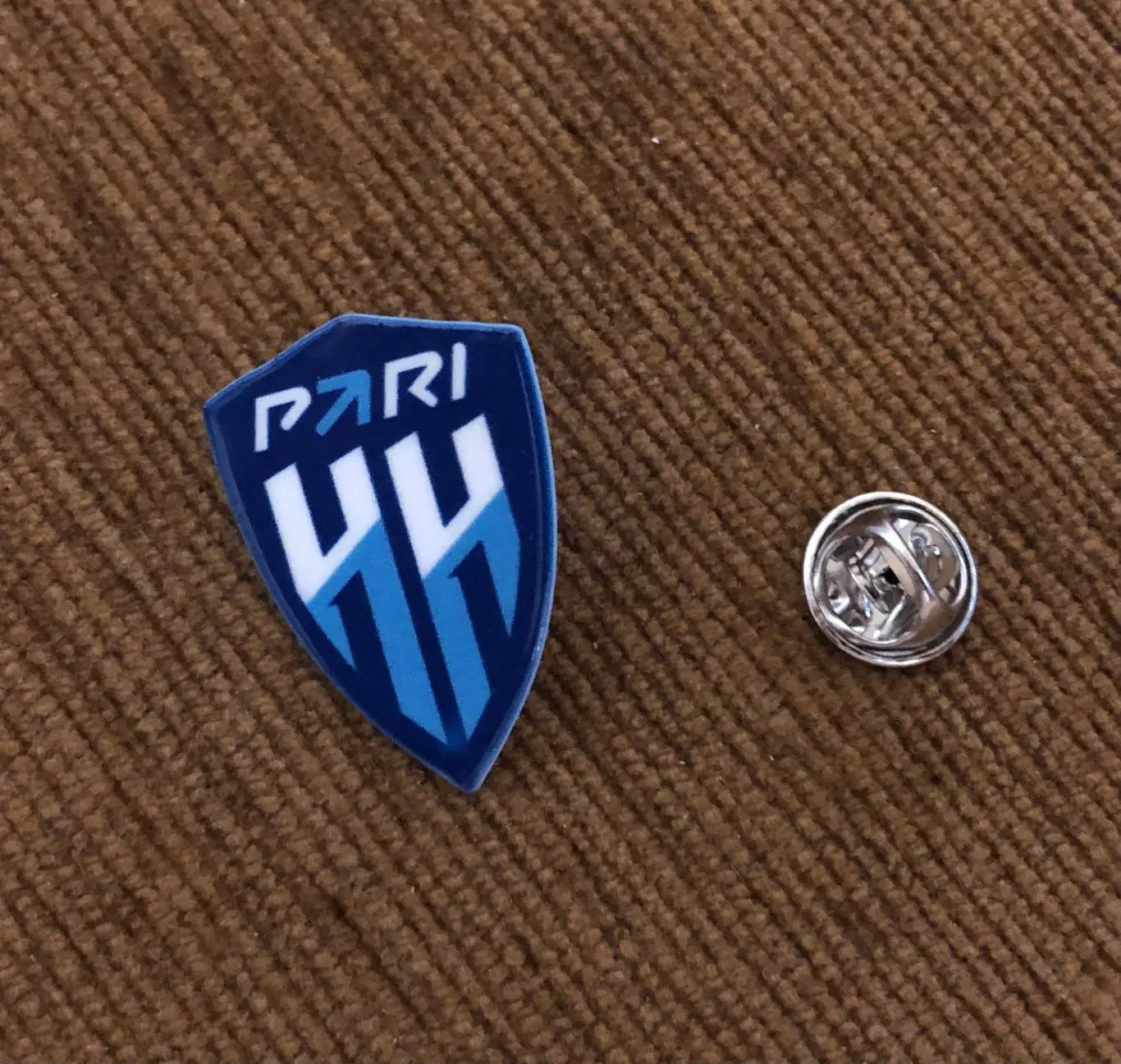 Официальный значок ФК Пари Нижний Новгород (4) 1