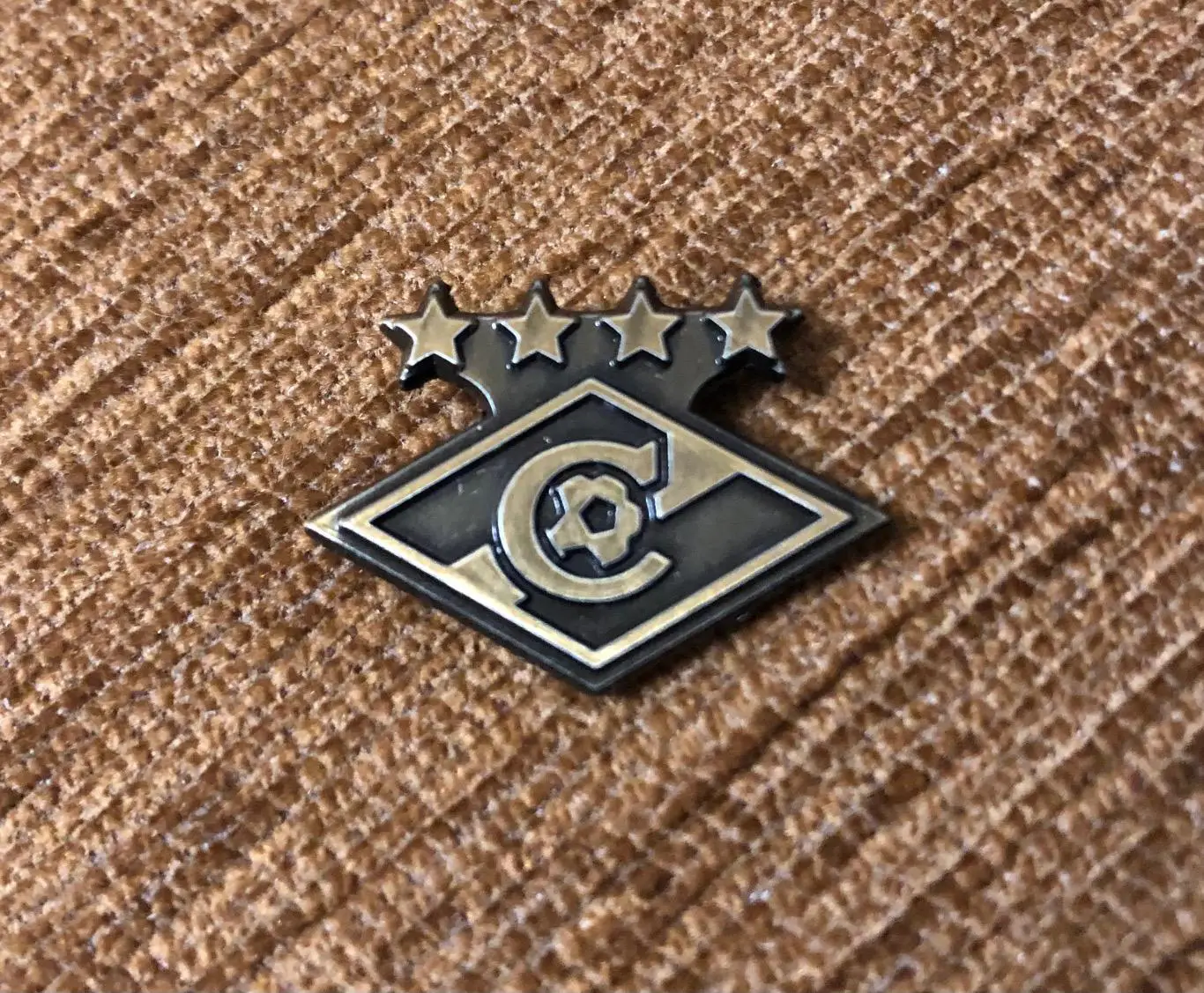 Официальный значок ФК Спартак Москва