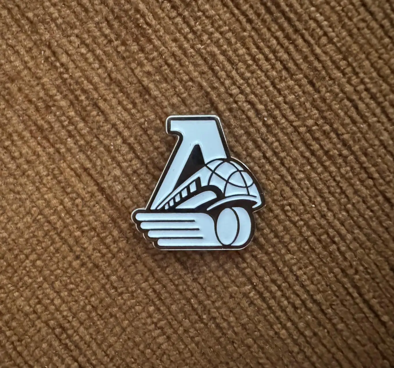 Официальный значок ХК «Локомотив» Ярославль