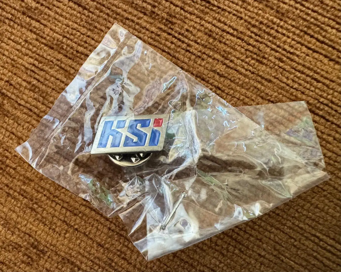 Официальный значок «Федерация футбола Исландии» (1) 2