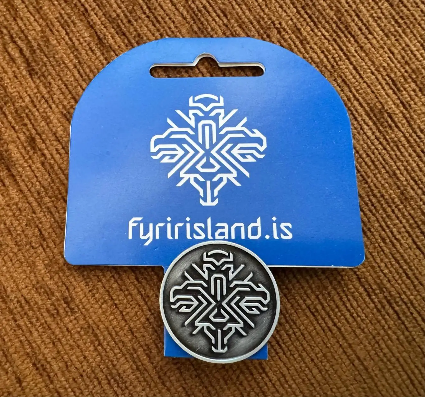 Официальный значок «Федерация футбола Исландии» (2) 1