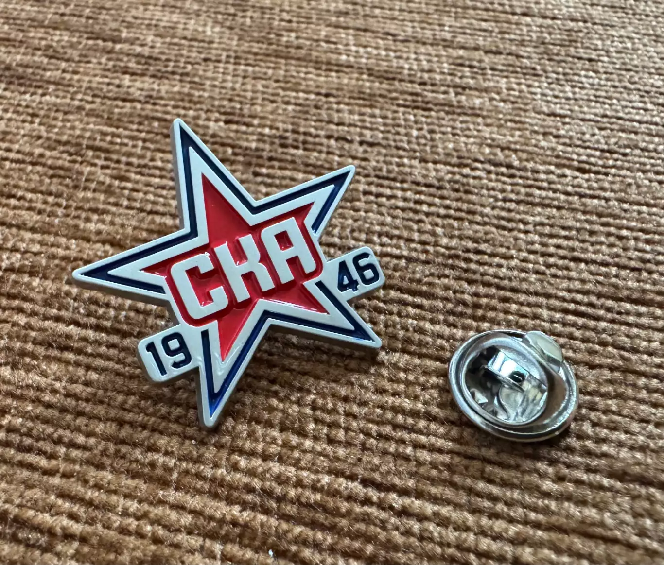 Официальный значок МХК «СКА-1946» Санкт-Петербург 1