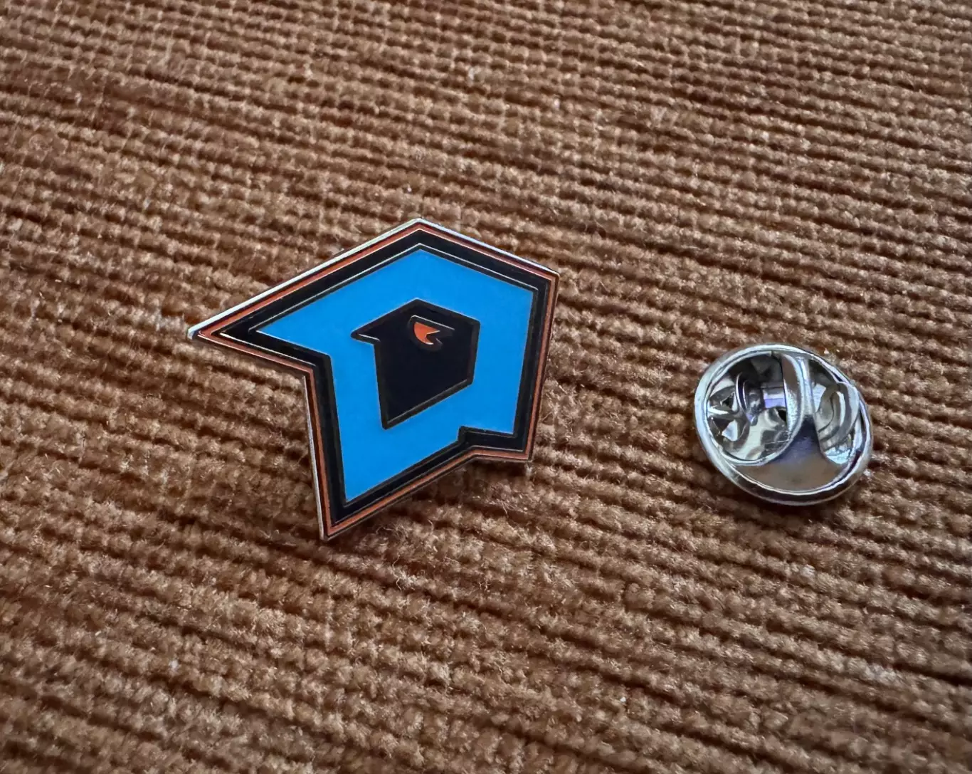 Официальный значок МХК «Динамо-Шинник» Бобруйск 1