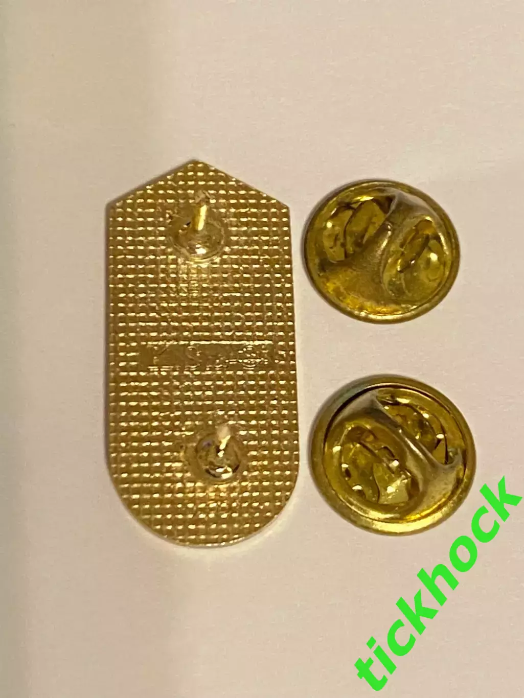 ХК СПАРТАК Москва 5 кратный обладатель / кубок ШПЕНГЛЕРа Швейцария 2010 значок 2