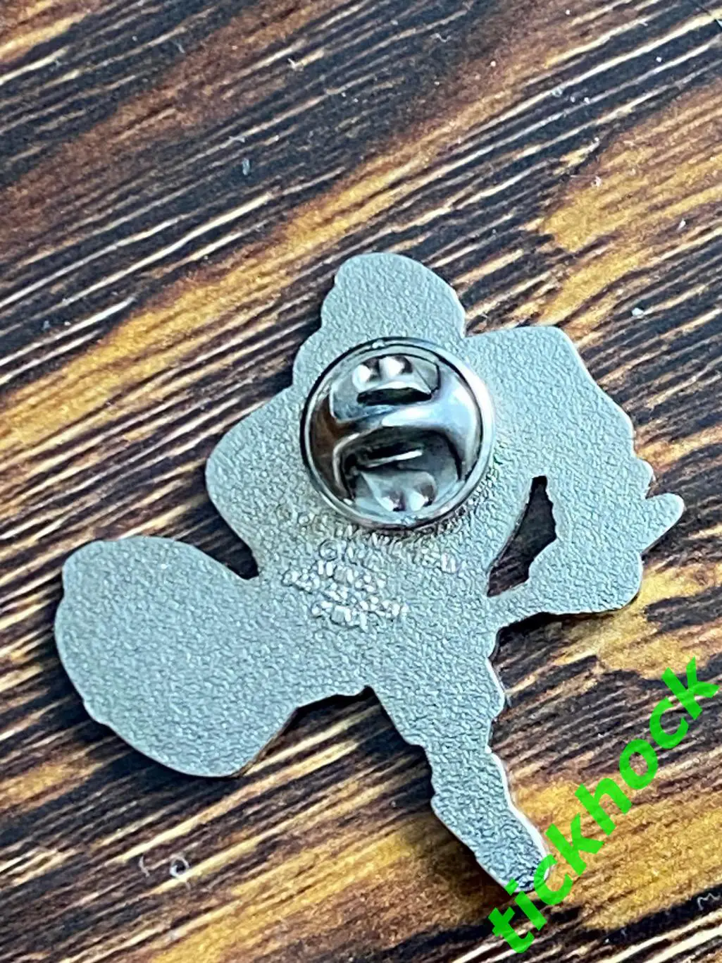 ХК Тампа Бэй Лайтнинг (НХЛ) - значок с изображением хоккеиста -- 2