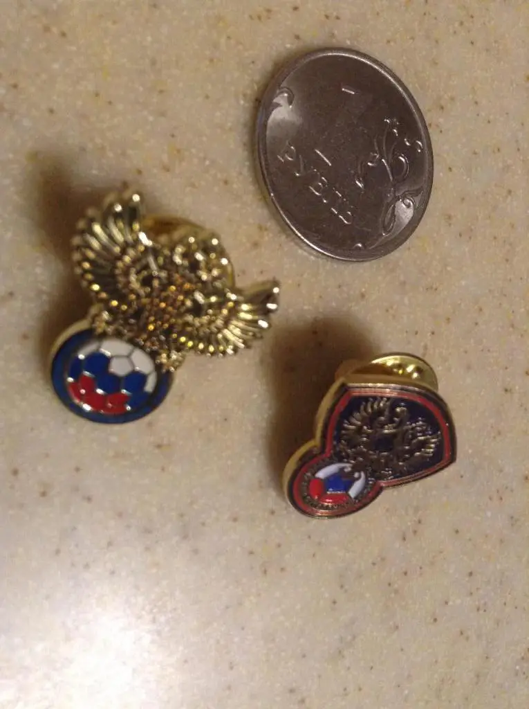 Российский футбольный союз (РФС) - 2 разных значка