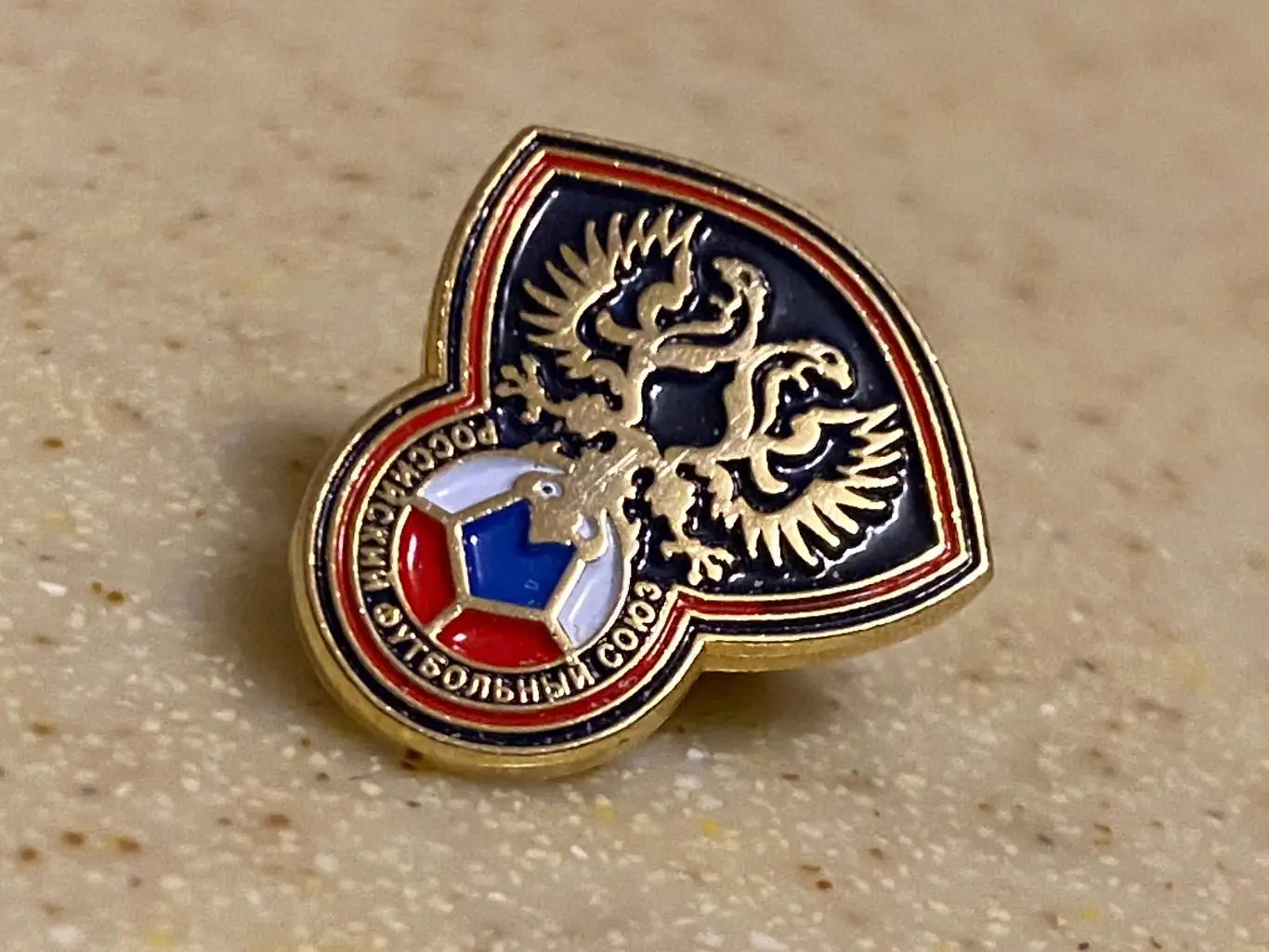 Российский футбольный союз (РФС) - 2 разных значка 3