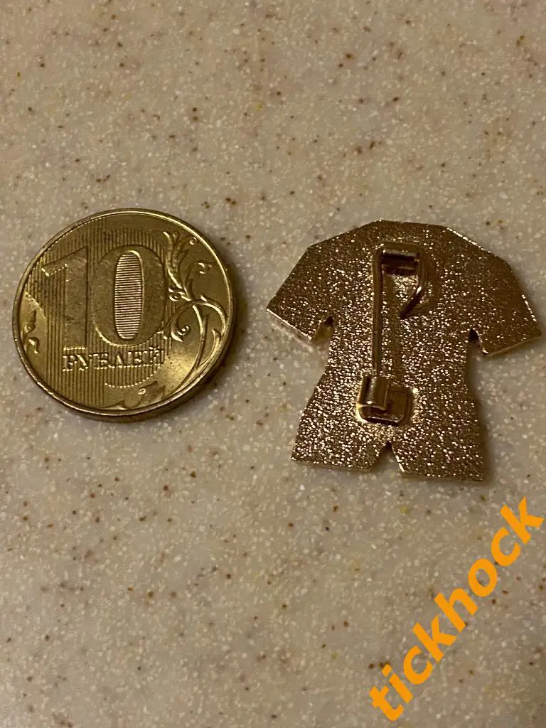 ФК Ливерпуль- Андрей Воронин значок в виде игровой футболки 1