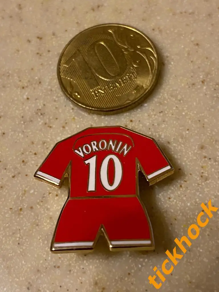 ФК Ливерпуль- Андрей Воронин значок в виде игровой футболки 2