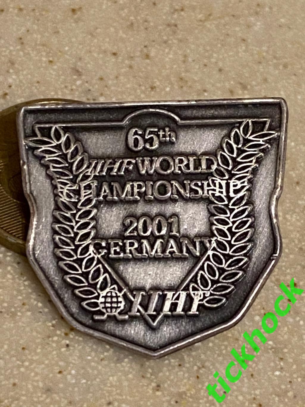 официальный значок_ Чемпионат мира по хоккею с шайбой 2001 год.Германия. 1