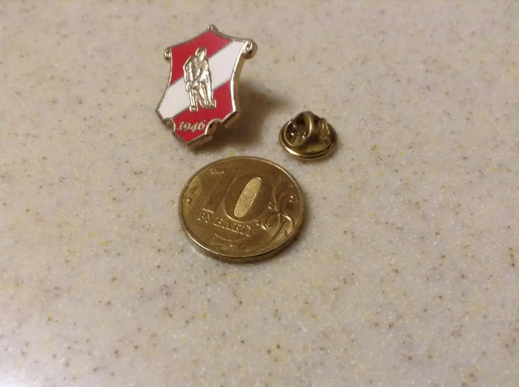 ХК СПАРТАК Москва - год основания 1946 / памятный значок 1