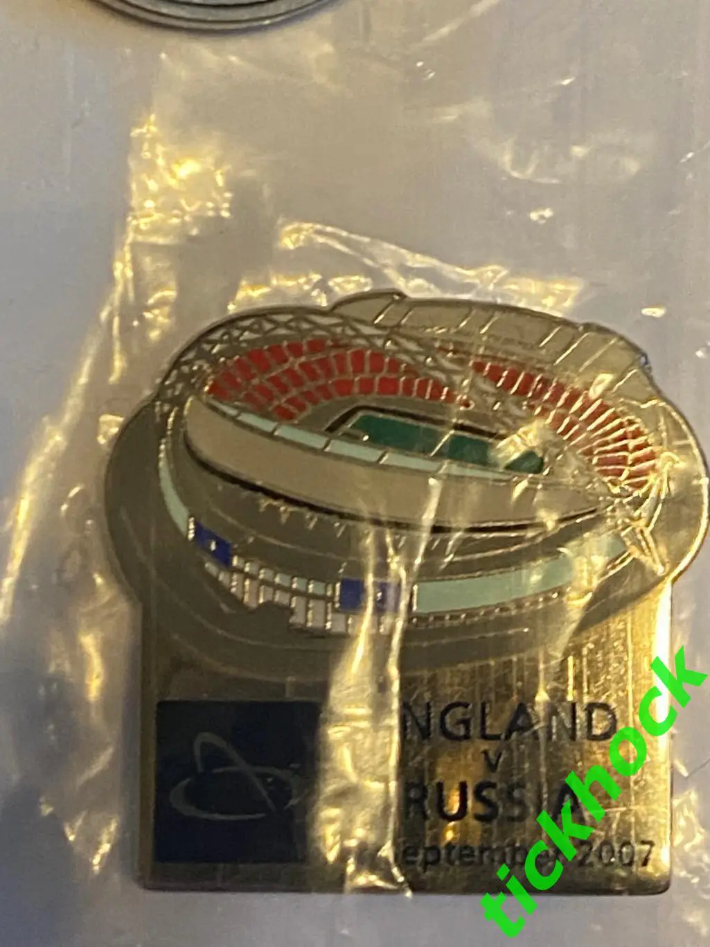Англия Россия 2007 офиц. значок в фирм. упаковке ст-н УЭМБЛИ ЛОНДОН 2