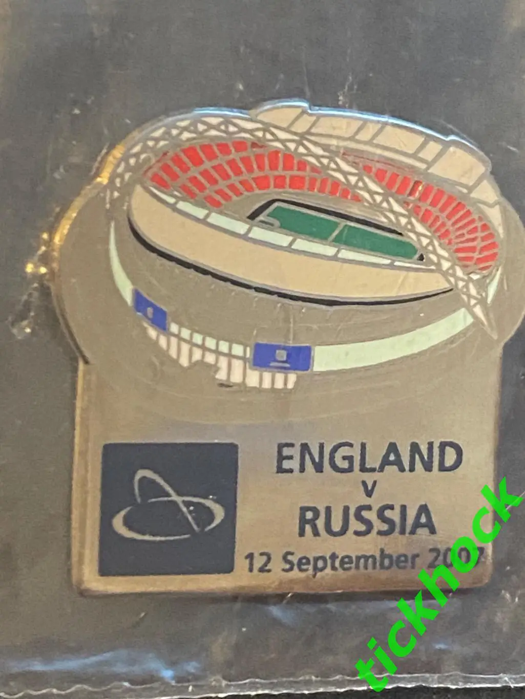 Англия Россия 2007 офиц. значок в фирм. упаковке ст-н УЭМБЛИ ЛОНДОН