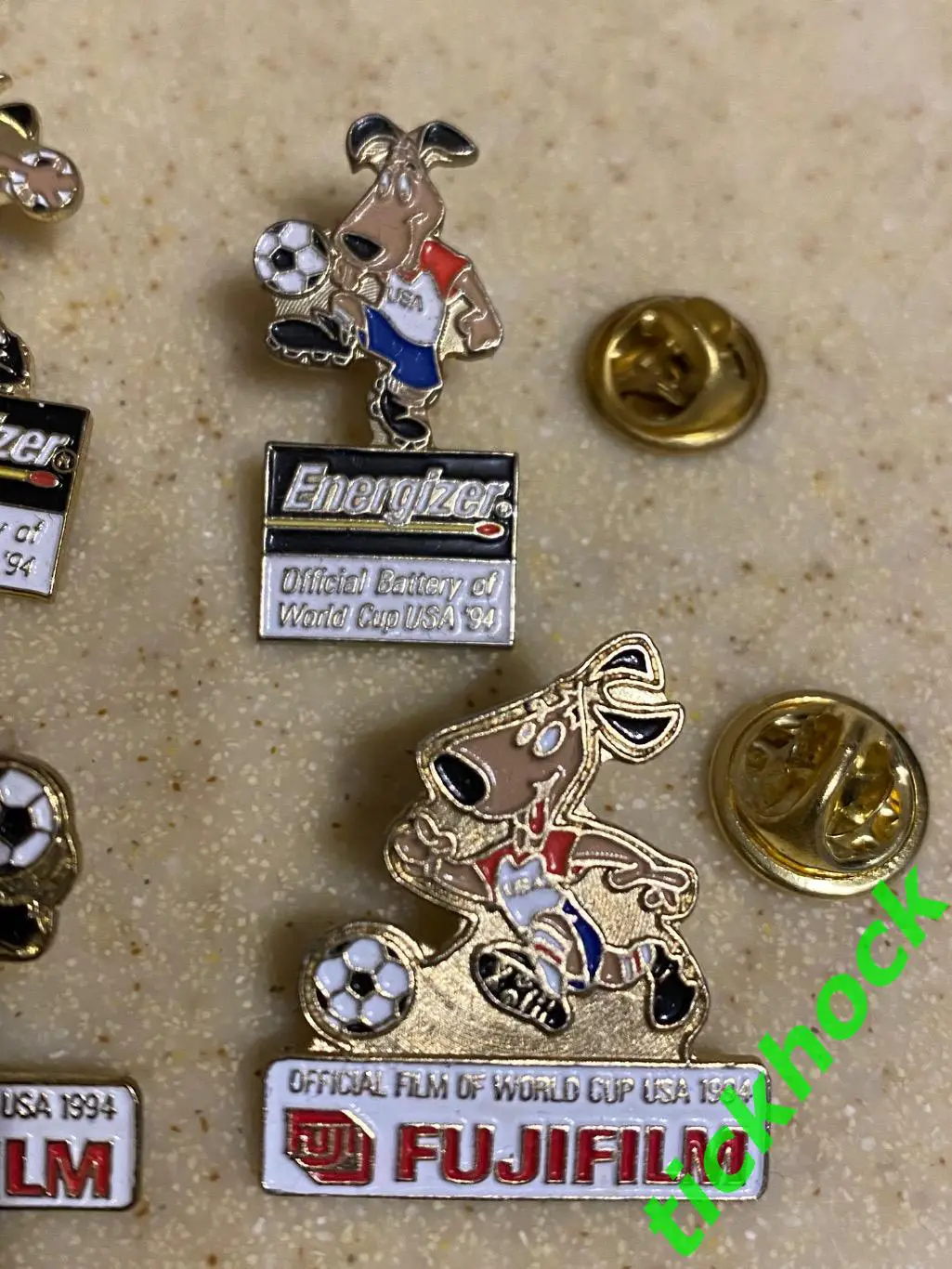 4 значка футбол Чемпионат Мира США 1994 талисман + спонсоры Энерджайзер и Фуджи 2
