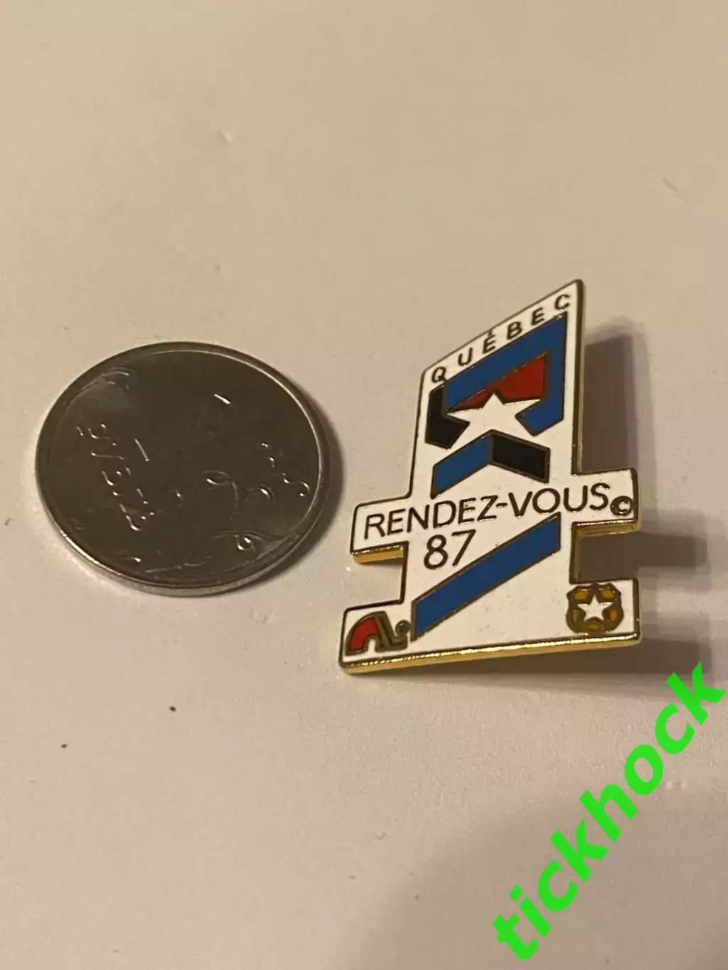 РАНДЕВУ 1987 КАНАДА - ХОККЕЙ ОФИЦ. ЗНАЧОК --КВЕБЕКQUEBEC RANDEZ-VOUS NHL 1