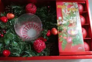 Набор свечей новогодний со стаканом и веночком