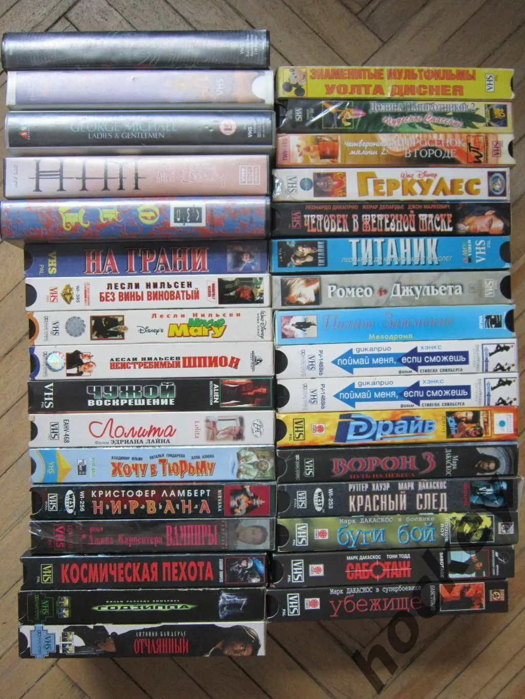 Видеокассеты с записью. От 100 р за кассету... 1