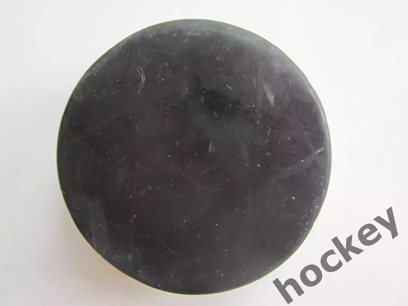 Шайба. Турнир им.Г.Волгина (2025 год). Шайба редкая, при этом потертая 1