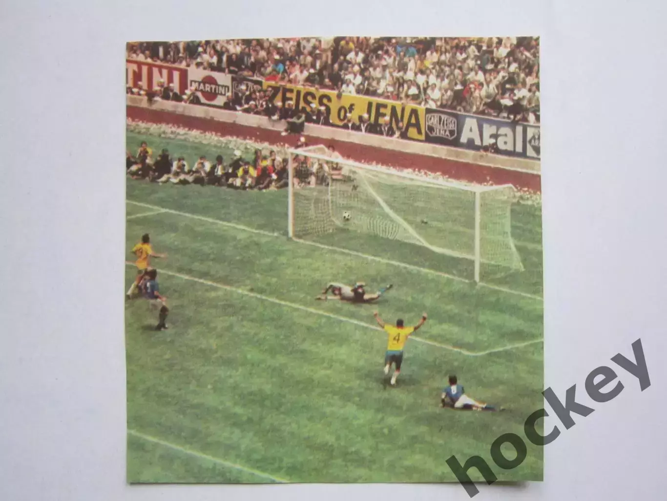 Вырезка. Футбол. Фото 441.