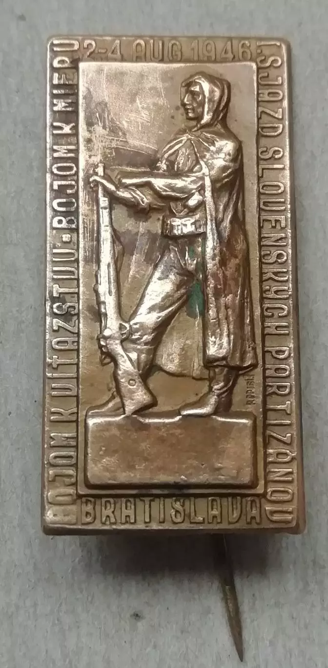 Знак Меморіальна дошка на честь I з'їзду словацьких партизанів у Братиславі 1946