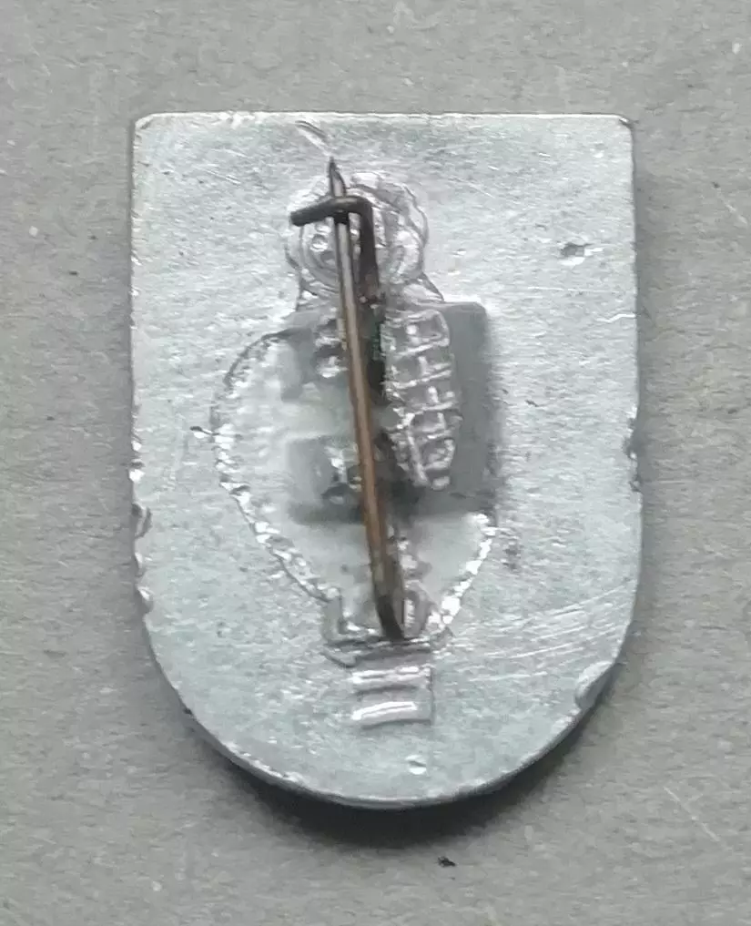 знак ЗНАЧОКмишка олимпийский 1