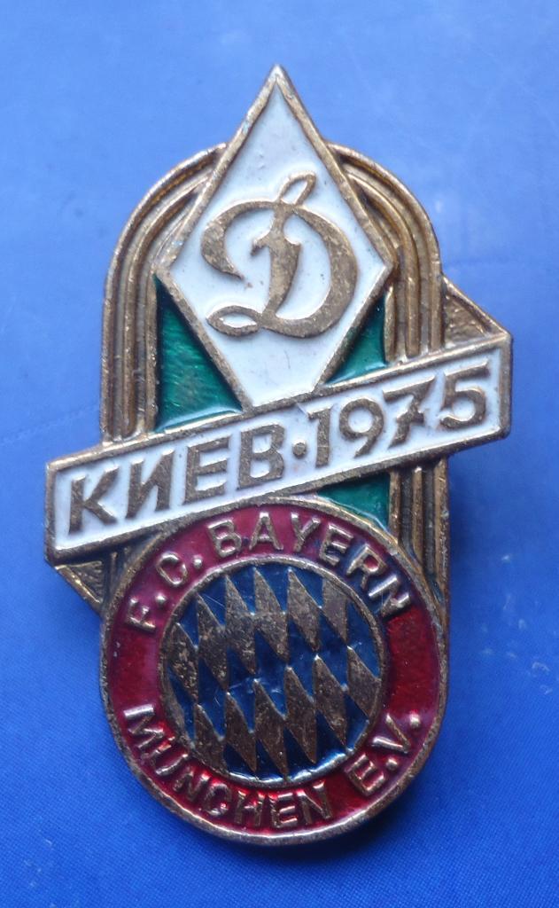 Знак: ДИНАМО Киев чемпион 1975
